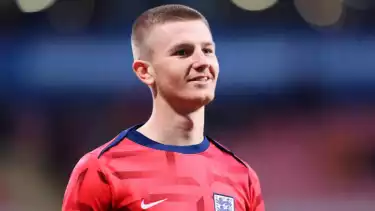 gelandang milik Crystal Palace, Adam Wharton