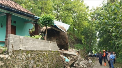 Rumah di Ponorogo Rata dengan Tanah, Dihantam Batu Raksasa 14 Meter