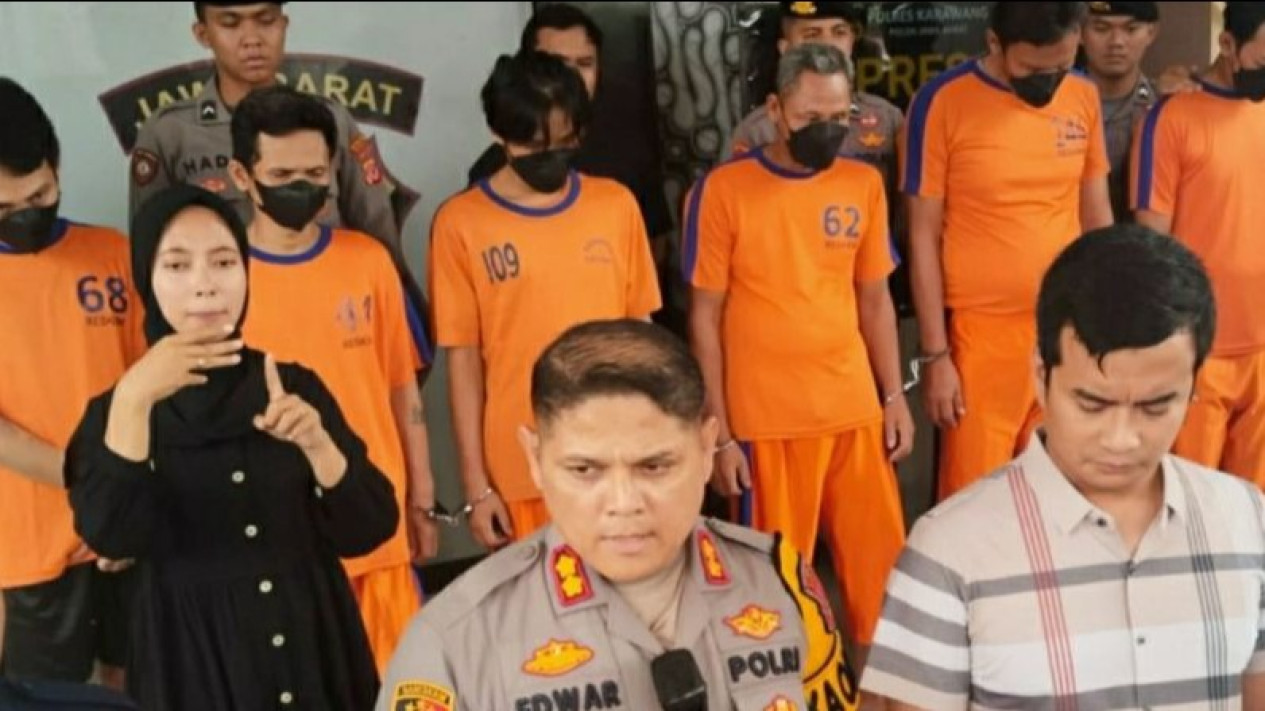 Waspada Kasus Penipuan Uang Palsu, Polres Karawang Bekuk Pelaku
            - galeri foto