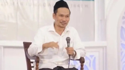 Gus Baha Ungkap Bahaya Beragama Tanpa Mazhab