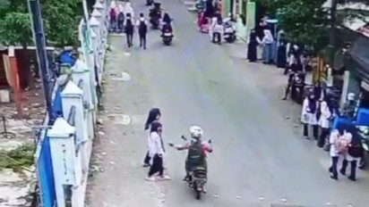 Siswi di Blitar Jadi Korban Begal Payudara, Aksi Pelaku Terekam CCTV