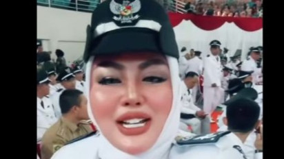 Sosok Kades Gunung Menyan Wiwin Komalasari Viral Komentari Nasi Kotak di Acara Pelantikan Bupati Bogor: Seumur-umur Baru Tenteng Berkat