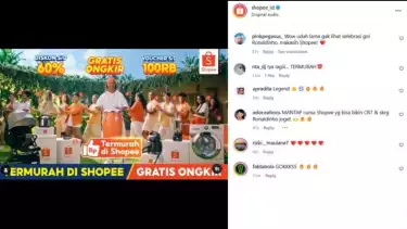 Ronaldinho, pemain asal Brasil dengan nama lengkap Ronaldo de Assis Moreira ini adalah legenda yang pernah menyabet dua gelar FIFA World Player of the Year serta satu Ballon d Or.