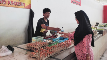 Harga Pangan Hari Ini: Cabai Rawit Rp65.400/kg, Telur Ayam Rp32.250/kg