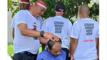 Masyarakat Desa Kohod, Alar Jiban, Pakuhaji, Tangerang, melakukan aksi cukur gudul secara massal sebagai apresiasi Polri dalam mengungkap kasus pemalsuan SHGB/SHM pagar laut.