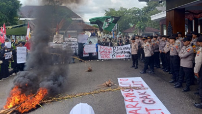 Mahasiswa Pacitan Demo Tolak Efisiensi Anggaran dan Minta Evaluasi Program Makan Bergizi Gratis