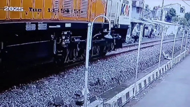 Terekam Kamera CCTV, Seorang Pria di Tasikmalaya Bunuh Diri di Rel Kereta Api, terseret dari Indihiang Sampai Cipedes