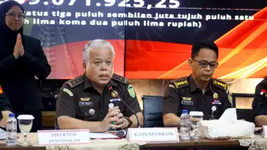 Kepala Pusat Penerangan Hukum (Kapuspenkum) Kejagung, Harli Siregar dalam konferensi pers pada Selasa (25/2/2025).