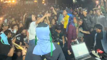 Band Sukatani Sukses Manggung Lagi Selama 45 Menit di Yogyakarta Usai Polemik Lagu Bayar Bayar Bayar, Padahal Informasi Konsernya Diumumkan Sehari Sebelum Acara