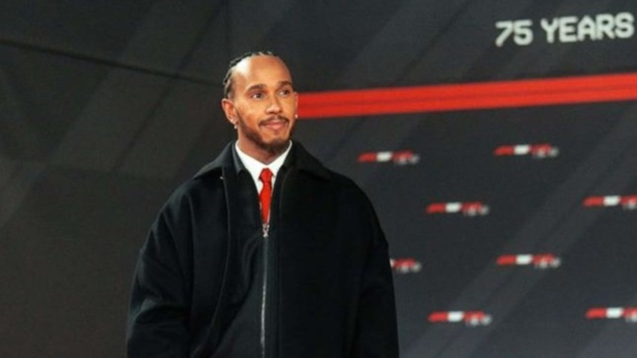 Berharap Bisa Raih Gelar Juara F1 ke-8 bersama Ferrari, Lewis Hamilton Singgung Soal Pensiun, Katanya...
            - galeri foto