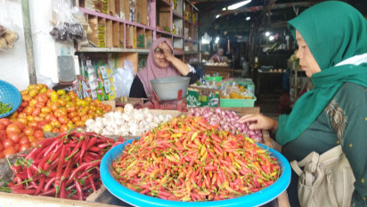 Jelang Ramadhan, Diskopumdag Banyuwangi Stabilkan Harga Kebutuhan Pokok dengan Operasi Pasar