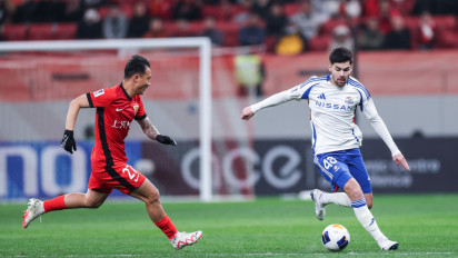 Sudah Debut di Asia, Sandy Walsh Malah Hiasi Bangku Cadangan Dalam Derbi Yokohama