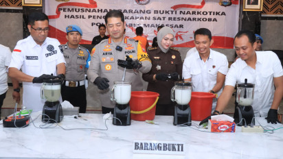 Polrestabes Makassar Musnahkan sabu Dengan Blender Seberat 1,4 Kilogram