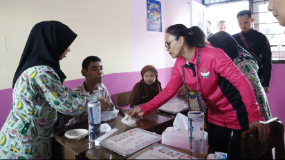 Kunjungan ke SLB di Gresik, Juliati Sigit Prabowo Berikan Arahan Pentingnya Peran Keluarga dalam Pendidikan