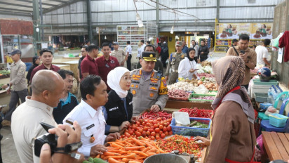 Sidak Pasar Jelang Ramadhan, Kapolresta Malang Ingatkan Tengkulak Tidak Timbun Bahan Pokok