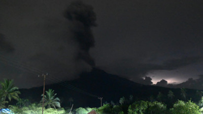 Rabu Malam, Gunung Lewotobi Kembali Meletus Setinggi 1,3 Km