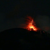 Hanya Selisih Sejam, Dua Gunung di NTT Meletus