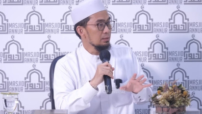Saat Ziarah Kubur Sebelum Ramadhan Tolong Jangan Lakukan ini, Penyebab Lemahkan Iman Kata Ustaz Adi Hidayat