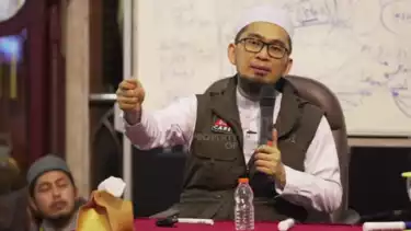 Potret Ustaz Adi Hidayat