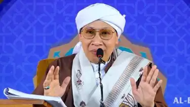 KH Prof. KH.Yahya Zainul Ma arif atau Buya Yahya