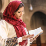 Hukum Wanita Muslimah Membaca Al Quran Tidak Pakai Jilbab, Apakah Boleh? Simak di Sini!