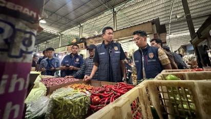 Sidak Pasar, Tim Gabungan Polres Gresik Pastikan Stok dan Bahan Pokok Stabil saat Ramadhan
