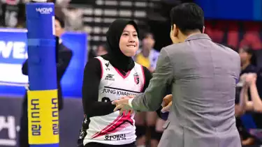 Megawati Hangestri dan pelatih Red Sparks Ko Hee-jin