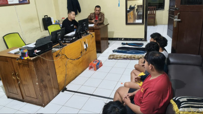 Polisi Bubarkan Perang Sarung di Madiun, Puluhan Remaja Diamankan