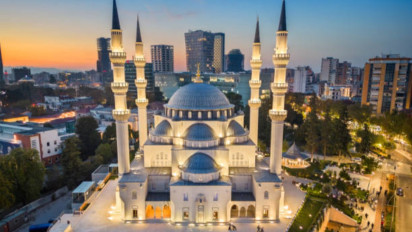 Jadwal Buka Puasa di Surabaya dan Sekitarnya Hari ini, 1 Maret 2025