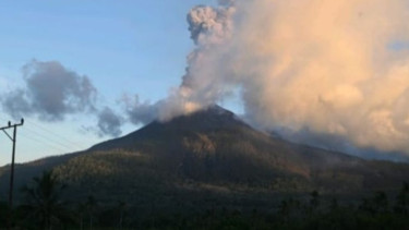 Gunung Lewotobi Laki-Laki di NTT 11 Kali Alami Erupsi Hari Ini