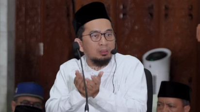 Dosa Tak Ada Lagi Seperti Baju Putih, Seketika Kembali Bersih Bila Baca Doa ini saat Shalat, Kata Ustaz Adi Hidayat