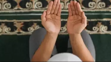 Ilustrasi membaca niat puasa Ramadhan