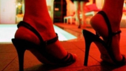 Sarang Prostitusi Online di Cilegon Digerebek Tengah Malam, Korban Dijual Rp200 Ribu–Rp500 Ribu