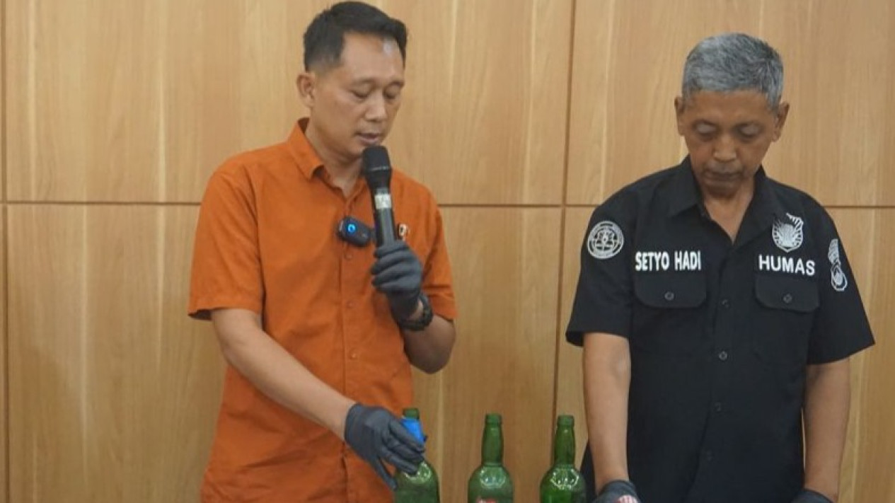 Gagalkan Aksi Perang Sarung, Polisi Amankan 10 Anak Hingga Satu Bom Molotov di Purbalingga
            - galeri foto