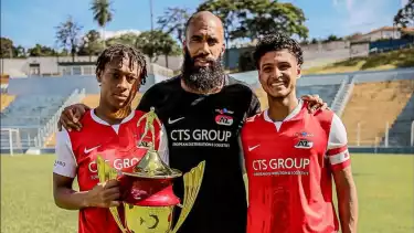 Sylvano Comvalius jadi asisten pelatih AZ Alkmaar