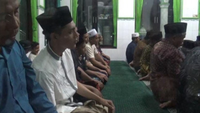 Salat Tarawih Kilat di Masjid Jombang: 23 Rakaat dalam 10 Menit