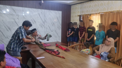 Enam Pemuda Terlibat Perang Sarung Diamankan di Ciputat, Diberi Sanksi Jadi Marbot Masjid