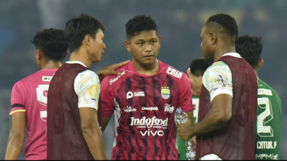 Kalah Telak 4-1 Atas Persebaya, Kevin Ray Mendoza Bicara Hati ke Hati dengan Kiper Muda Persib