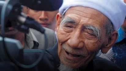 Cuaca Tak Lagi Bersahabat dan Banjir Melanda di Mana-mana, Coba Baca Doa Ini Diijazahkan Mbah Moen