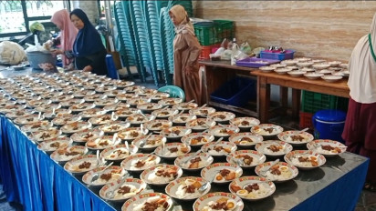 Masjid Ash Shobirin Sediakan 400 hingga 800 Porsi Makanan Buka Puasa untuk Driver Ojol, Musyafir dan Warga