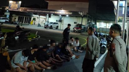 Perang Sarung antar Remaja di Mojokerto Dibubarkan Polisi, 15 Remaja Diamankan