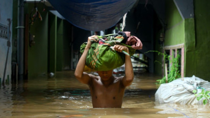 Menyikapi Musibah Banjir, Ustaz Khalid Basalamah: Dengan Kesabaran, Allah Akan Berikan Pahala yang Besar