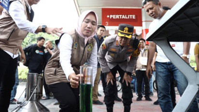 Antisipasi BBM Oplosan, Polres Gresik dan Unit Metrologi Periksa Sejumlah SPBU Pertamina