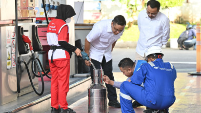 Dirut Pertamina Cek Langsung Kualitas BBM di SPBU, Libatkan Dua Lembaga Independen Ini…