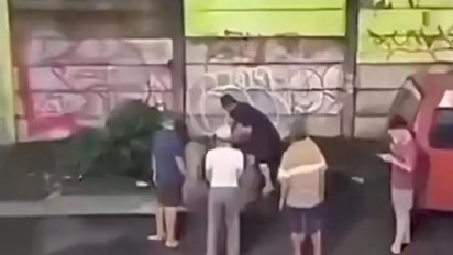 Viral Video Warga Jebol Tembok di Perumahan Grand Galaxy City Bekasi, Polisi: Mereka Bertujuan Kurangi Debit Air Akibat Banjir