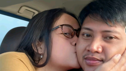 Mengundurkan Diri Usai Puluhan Video Syur dari Tanpa Busana hingga Mandi, Bu Guru Salsa Alias 'Bu SR' Dibela Rekan Sejawat