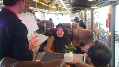 Ngabuburit Ala Sultan, Perjalanan Spesial dengan Bus Omah Sultan Mini di Malang