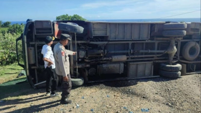 Bus Pengangkut Karyawan Tambang Terguling, Dua Orang Tewas, 20 Terluka