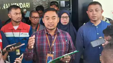 PT Pertamina Niaga Regional Sulawesi angkat bicara pasca hebohnya dugaan pertalite oplosan yang belakangan ini viral di Kota Kendari, Sulawesi Tenggara, Kamis (6/3/2025).