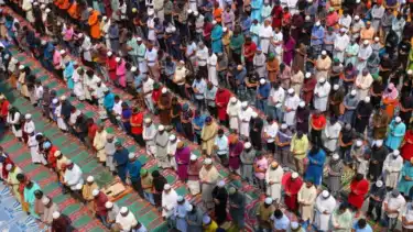 Ilustrasi shalat Jumat di masjid